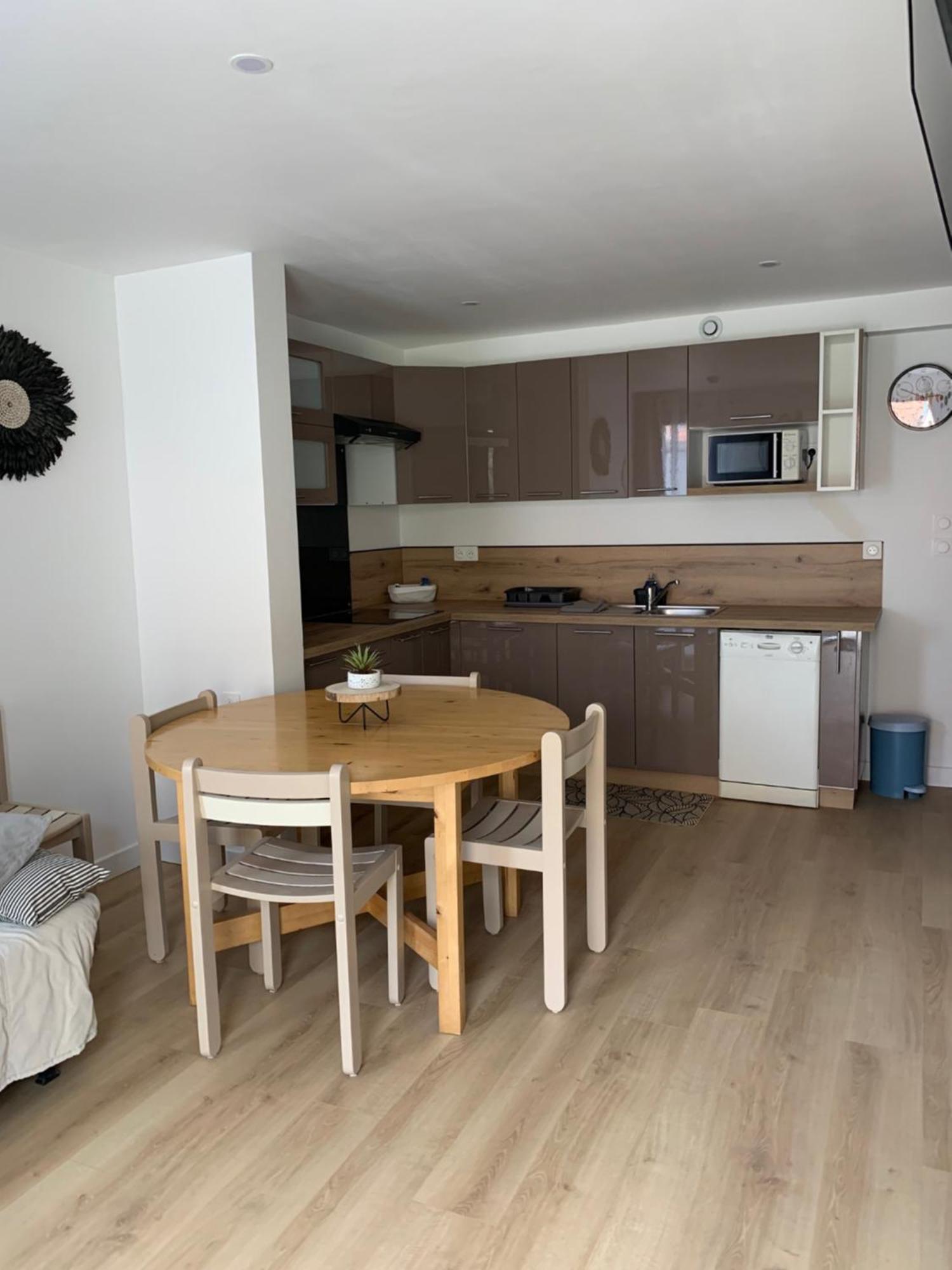 Logis Hotels - Hotel Et Restaurant L'Oceana Лантон Екстериор снимка