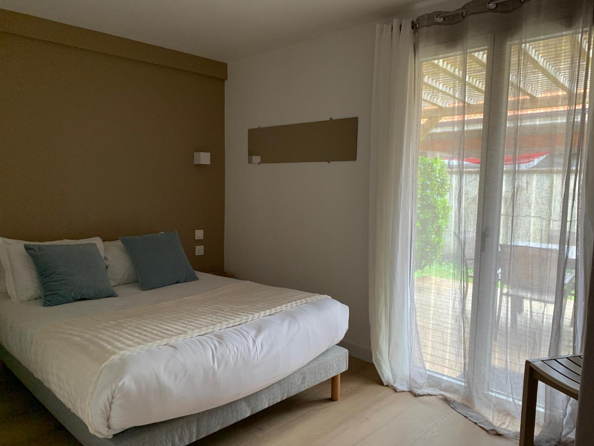 Logis Hotels - Hotel Et Restaurant L'Oceana Лантон Екстериор снимка